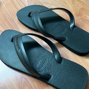 Havaiana black flip flops